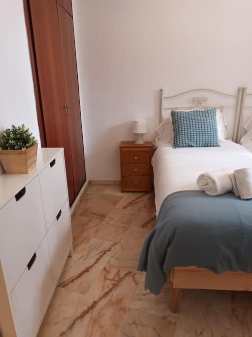 Apartamento Puerta Real Séville Extérieur photo
