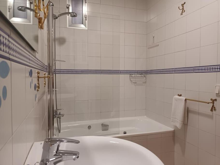 Apartamento Puerta Real Séville Extérieur photo